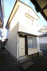 柴田方貸家２階建の物件外観写真